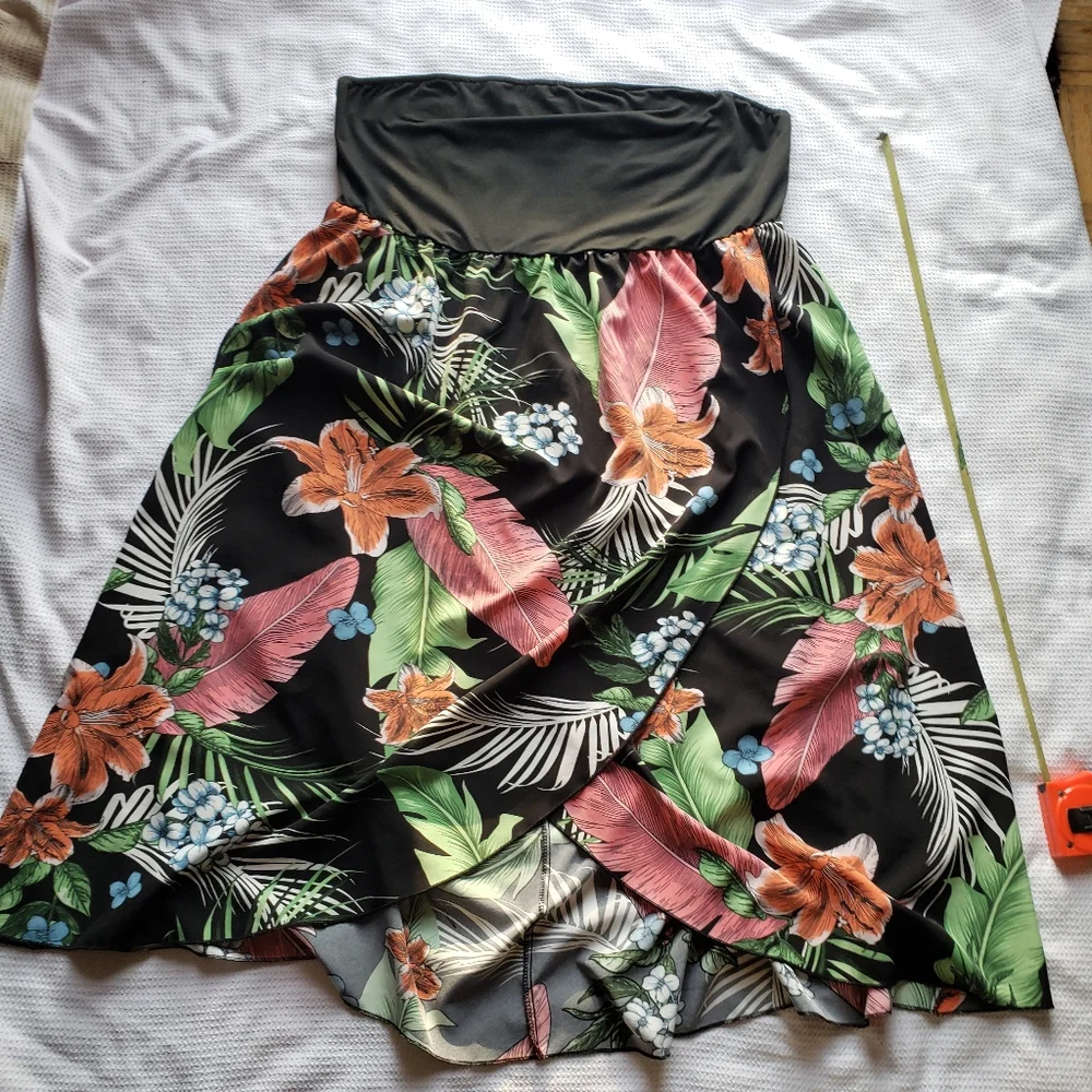 Dress - Picture 1 of 4